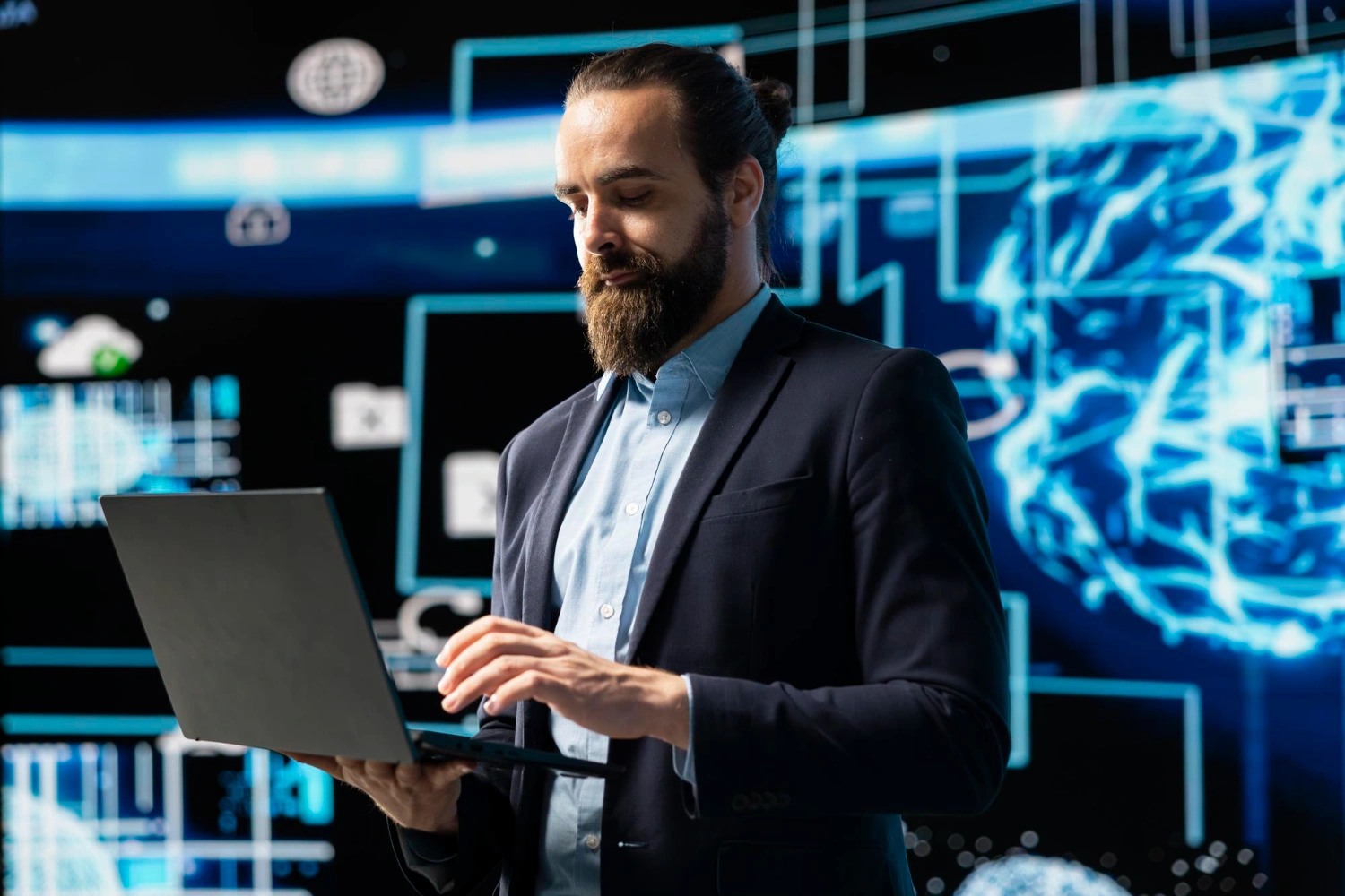 The 250k Salary Gap Why Growth-Stage Founders are Swapping Full-Time CISOs for Strategic Fractional Leadership Gerente de operaciones analizando el ciclo PHVA de un Sistema de gestión de seguridad de la información en una empresa peruana.